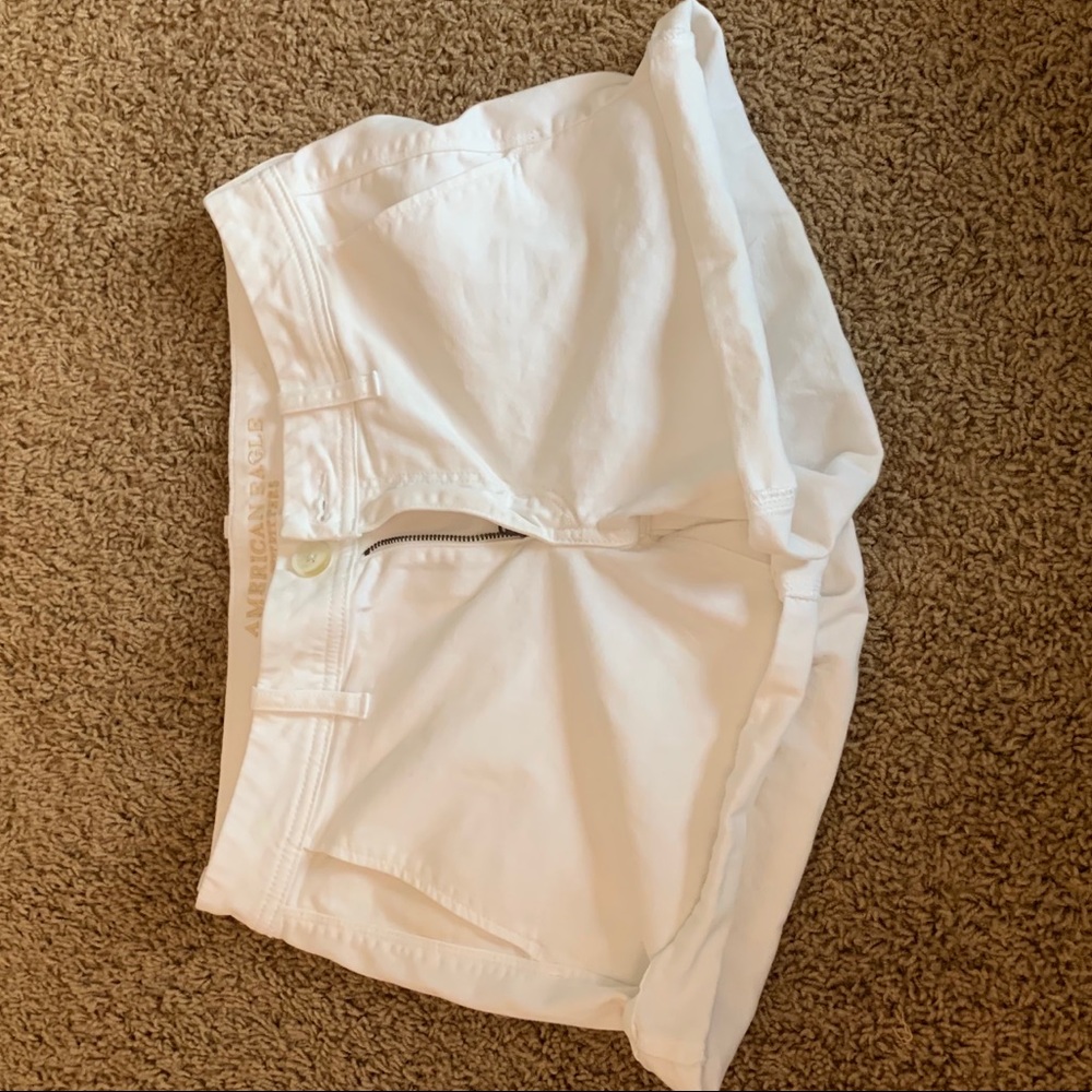 White american eagle shorts